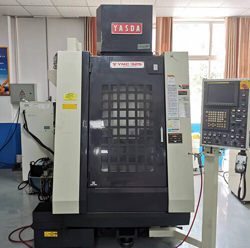 YASDA YMC325 Vertical Machining Center, Japan