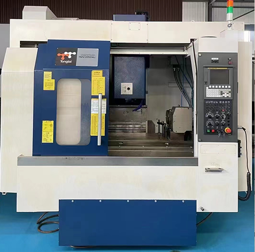 Taiwan Dongtai TMV-1050Au Vertical Machining Center