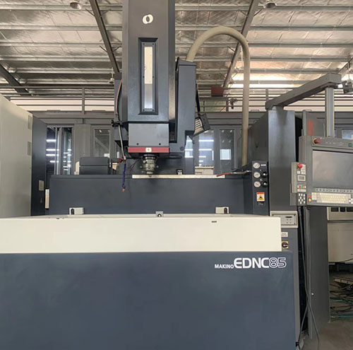Japan MAKINO Makino EDNC85 High Precision Mirror Sparking Machine