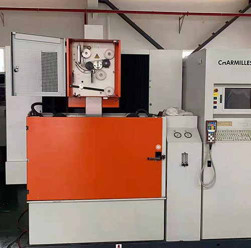 Swiss Charmilles ROBOFIL 440 Slow Walking Wire