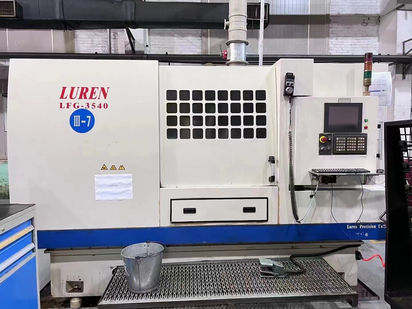 臺(tái)灣陸聯(lián)3540數(shù)控成型砂輪磨齒機(jī)