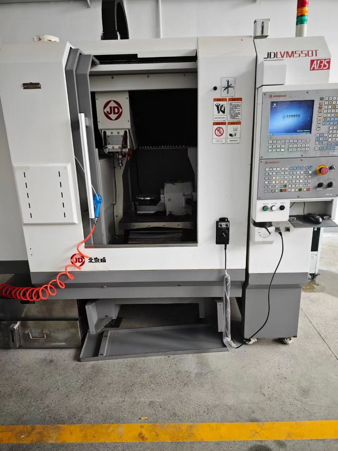 北京精雕型號(hào)LVM550TA13S